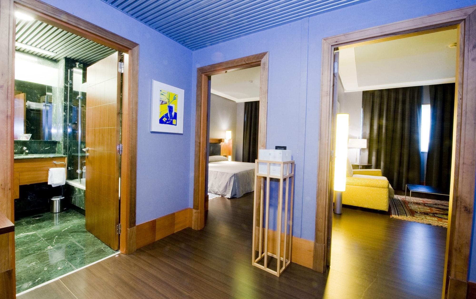 Gran Hotel Lakua Витория-Гастейс Стая снимка A suite at the Hotel Arts