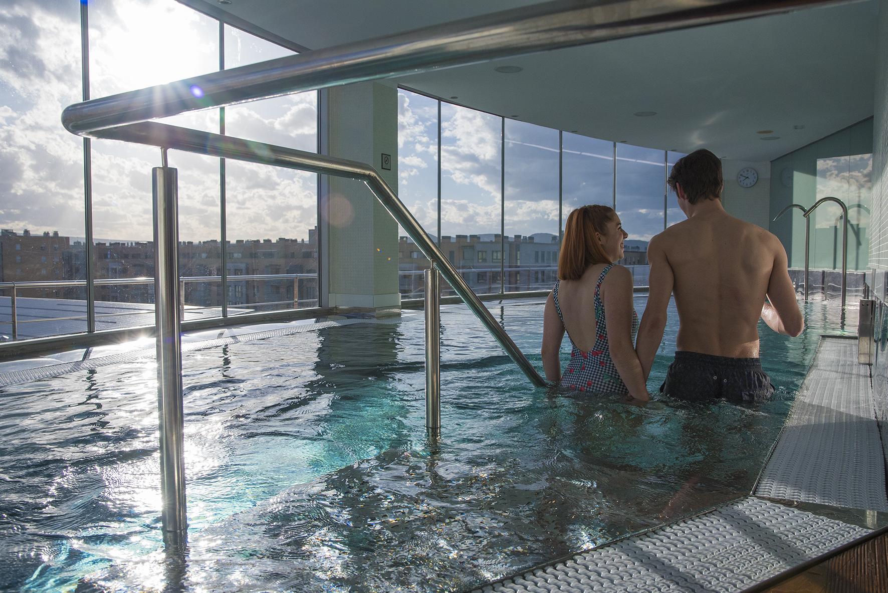 Gran Hotel Lakua Витория-Гастейс Екстериор снимка The pool at the 2012 London Aquatics Centre