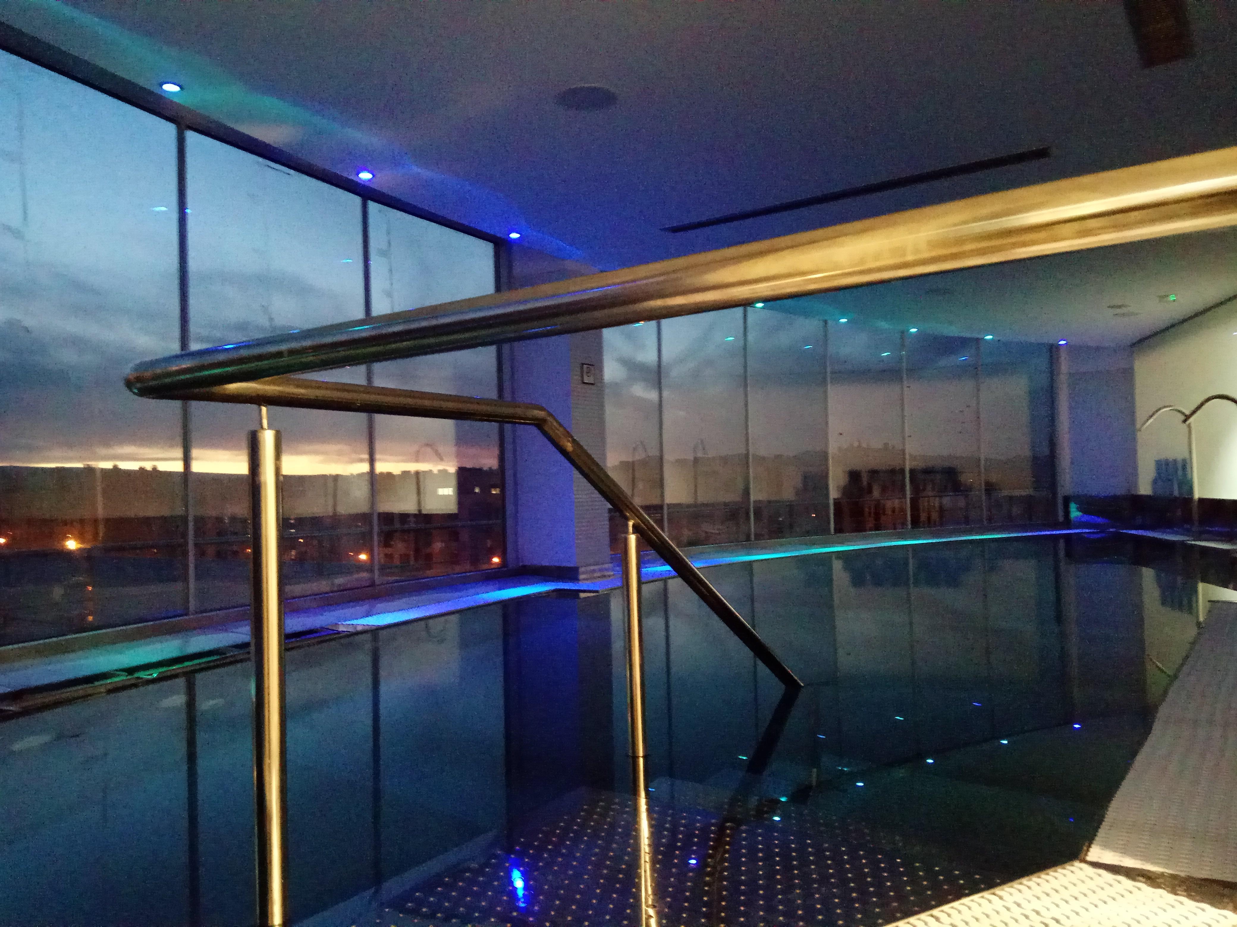Gran Hotel Lakua Витория-Гастейс Екстериор снимка The Sky Bar