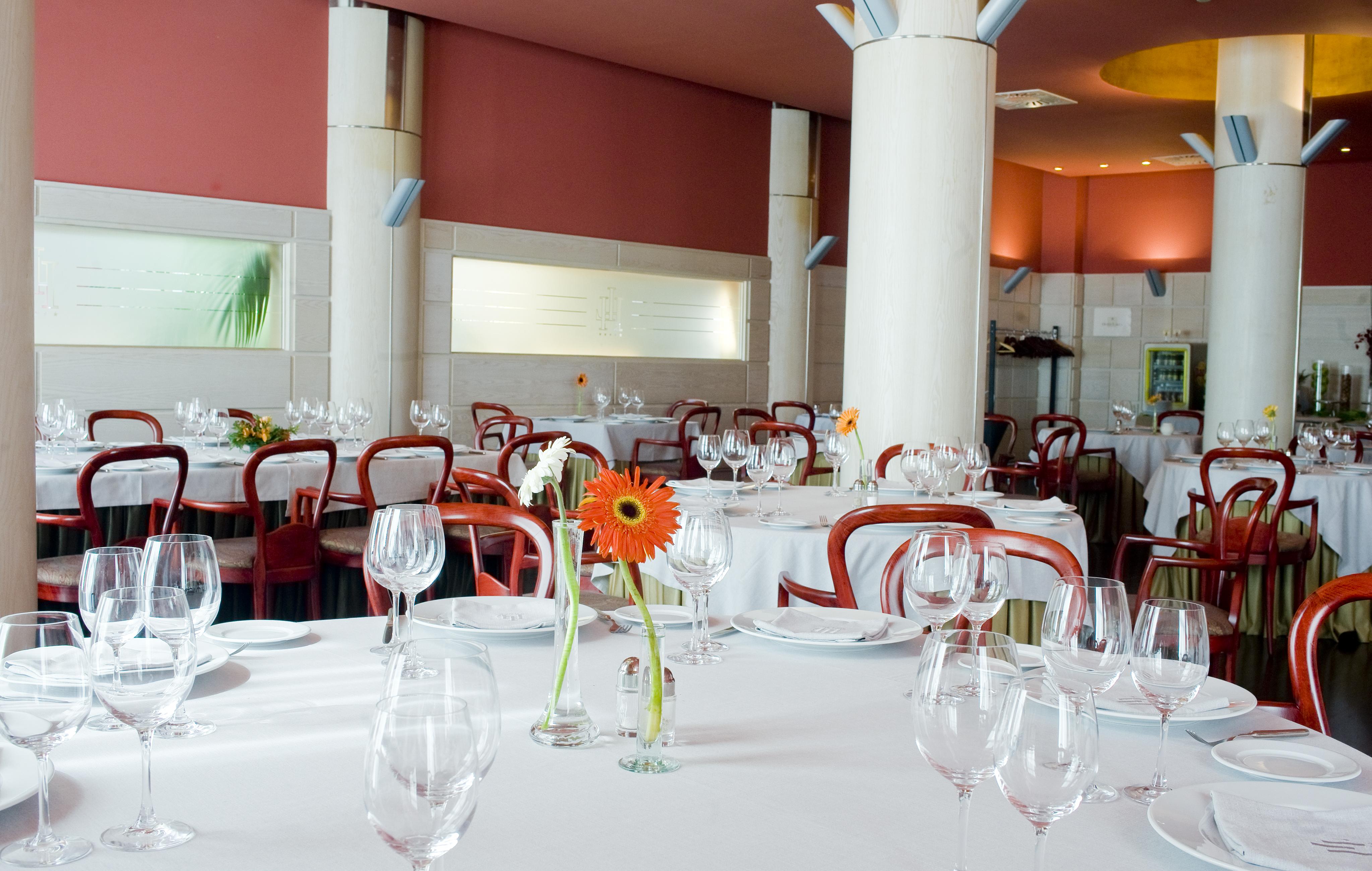 Gran Hotel Lakua Витория-Гастейс Екстериор снимка Restaurant