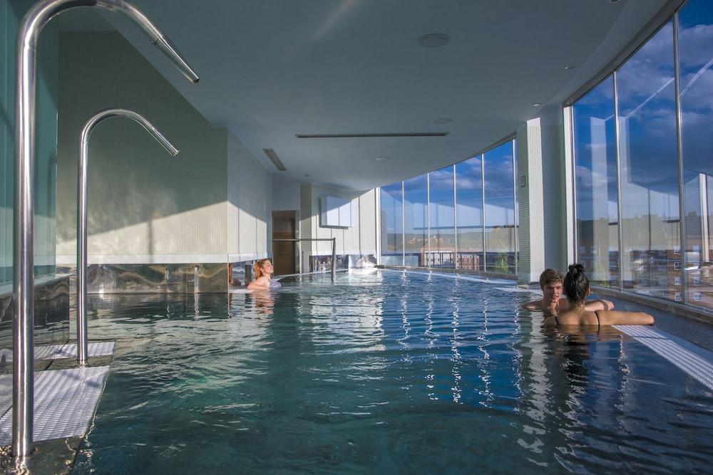 Gran Hotel Lakua Витория-Гастейс Екстериор снимка The spa at The Landmark