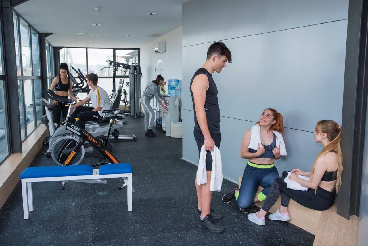 Gran Hotel Lakua Витория-Гастейс Екстериор снимка The gym at the University of Novi Sad