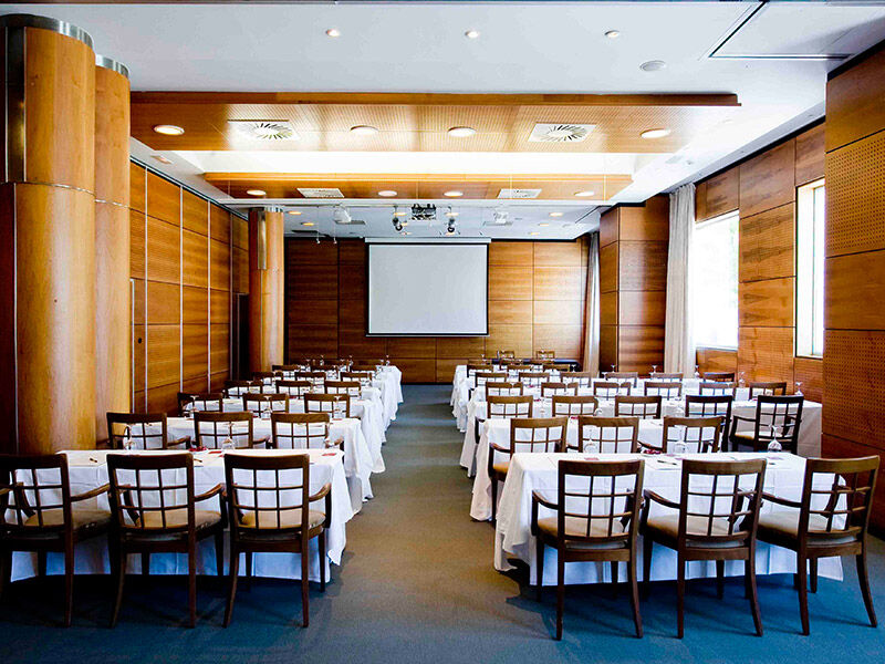 Gran Hotel Lakua Витория-Гастейс Екстериор снимка The conference room